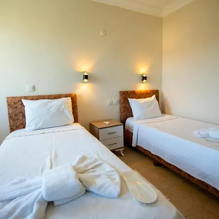 Gece Guenduez Otel Hotel Karagedik