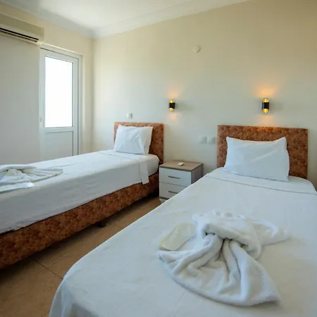 Gece Guenduez Otel Hotel Karagedik