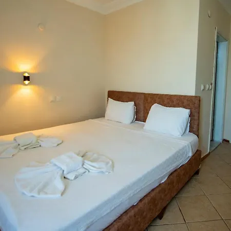 Gece Guenduez Otel Karagedik